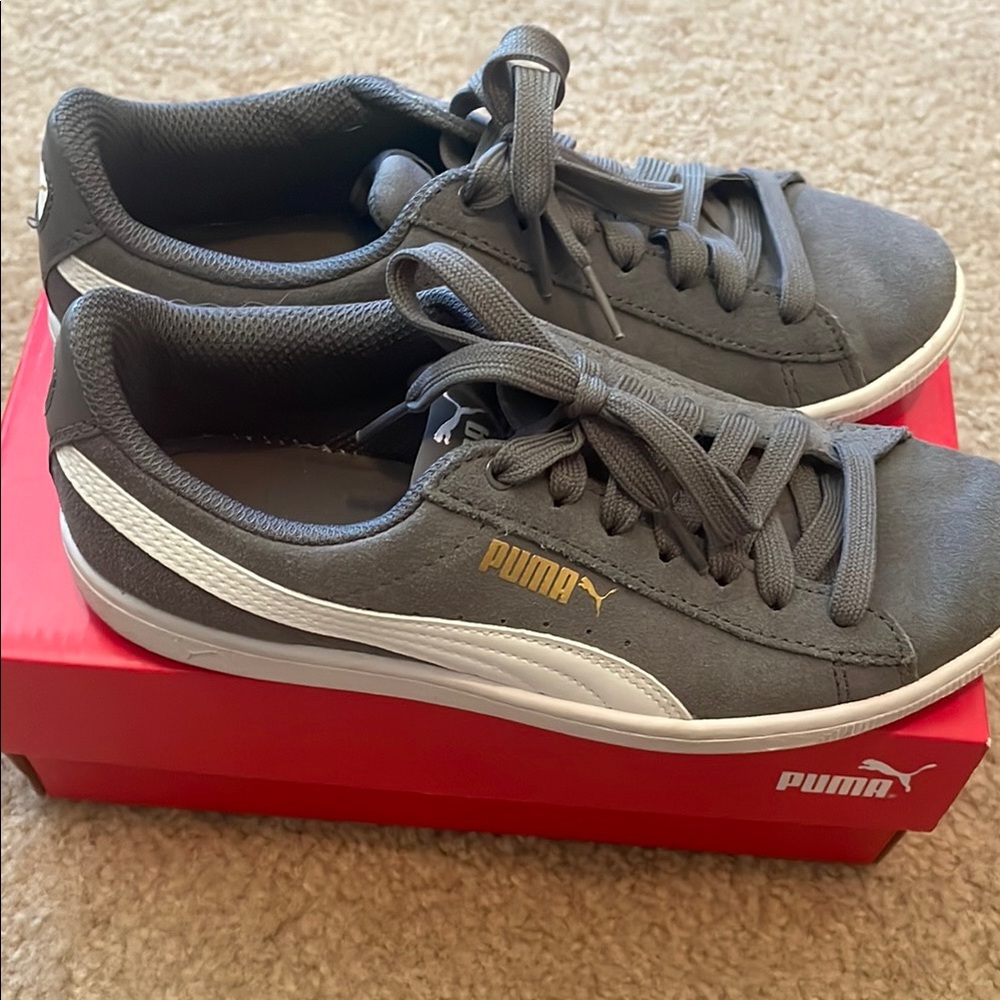 Puma Vikky Quiet Shade Gray Sneakers with white accents women size 7